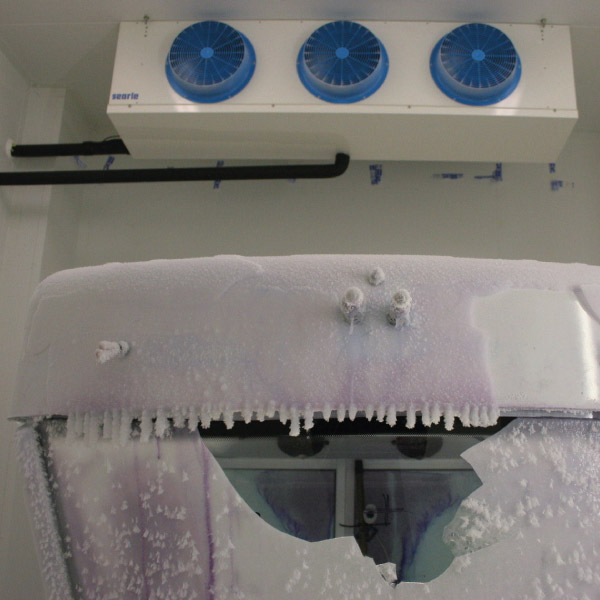 Salle d'essais - chambre climatique froide